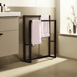 Czarny wolnostojący wieszak na ręczniki z litego dębu. Możliwość personalizacji. edited 1