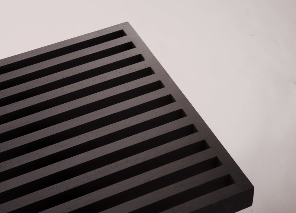 czarna lawka 122cm dluga 2